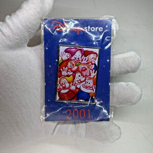 2001 Disney Store Commemorative Pin The Seven Dwarf's Poster Snow White NEW